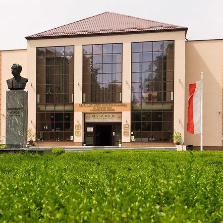Pokoje Goscinne W Centrum Kultury Wsi Polskiej Wierzchoslawice Dış mekan fotoğraf