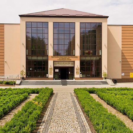 Pokoje Goscinne W Centrum Kultury Wsi Polskiej Wierzchoslawice Dış mekan fotoğraf